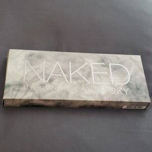 Urban Decay Naked Smokey Pallet